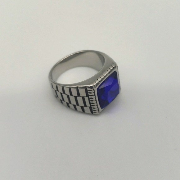 1700- Royal Blue Cubic Zirconia Handmade Men's Ring Size 8 1/2 NWT - Picture 1 of 8